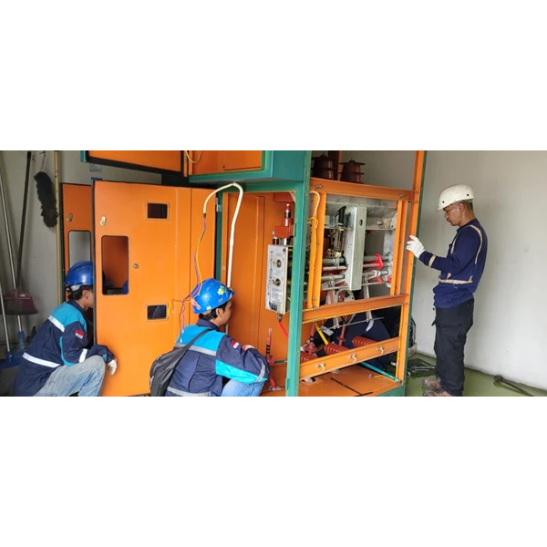 Cubicle Panel Installation Services including Testing Commissioning
