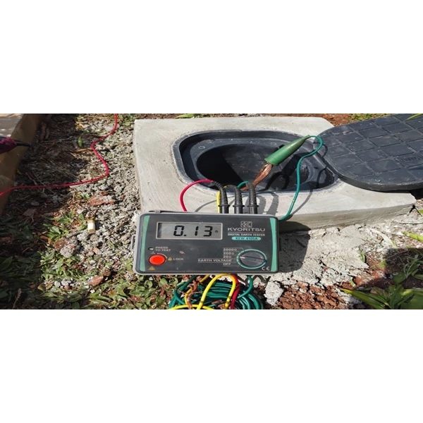 Jasa Pergantian Penyalur Petir Lama dengan Alat Baru yang Lebih Canggih dan Aman